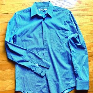 Blue pique pattern dress shirt